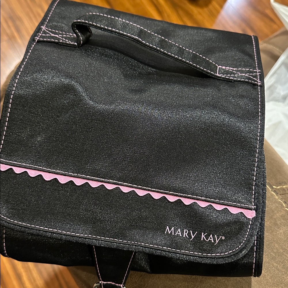 Black and Pink Mary Kay Hanging Travel Organizer